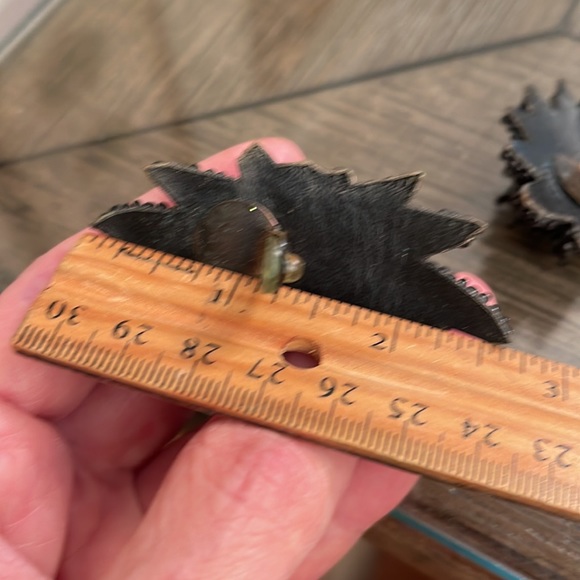 Vintage 1980’s Black Beaded and Sequin Floral Earrings - Picture 8 of 13